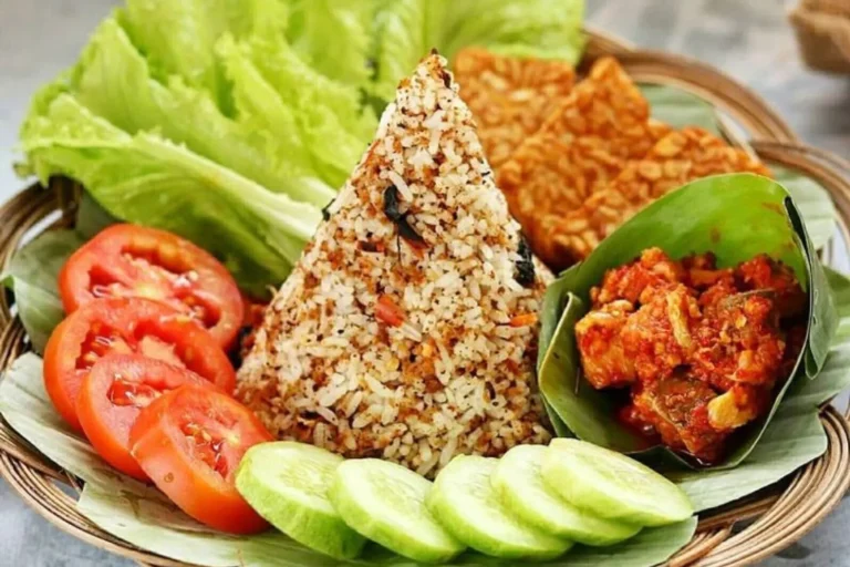 Nasi Tutug Oncom: Kuliner Khas Sunda yang Menggugah Selera