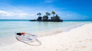 Putihnya Pasir, Birunya Laut, Menjelajahi Keindahan White Beach, Boracay di Filipina