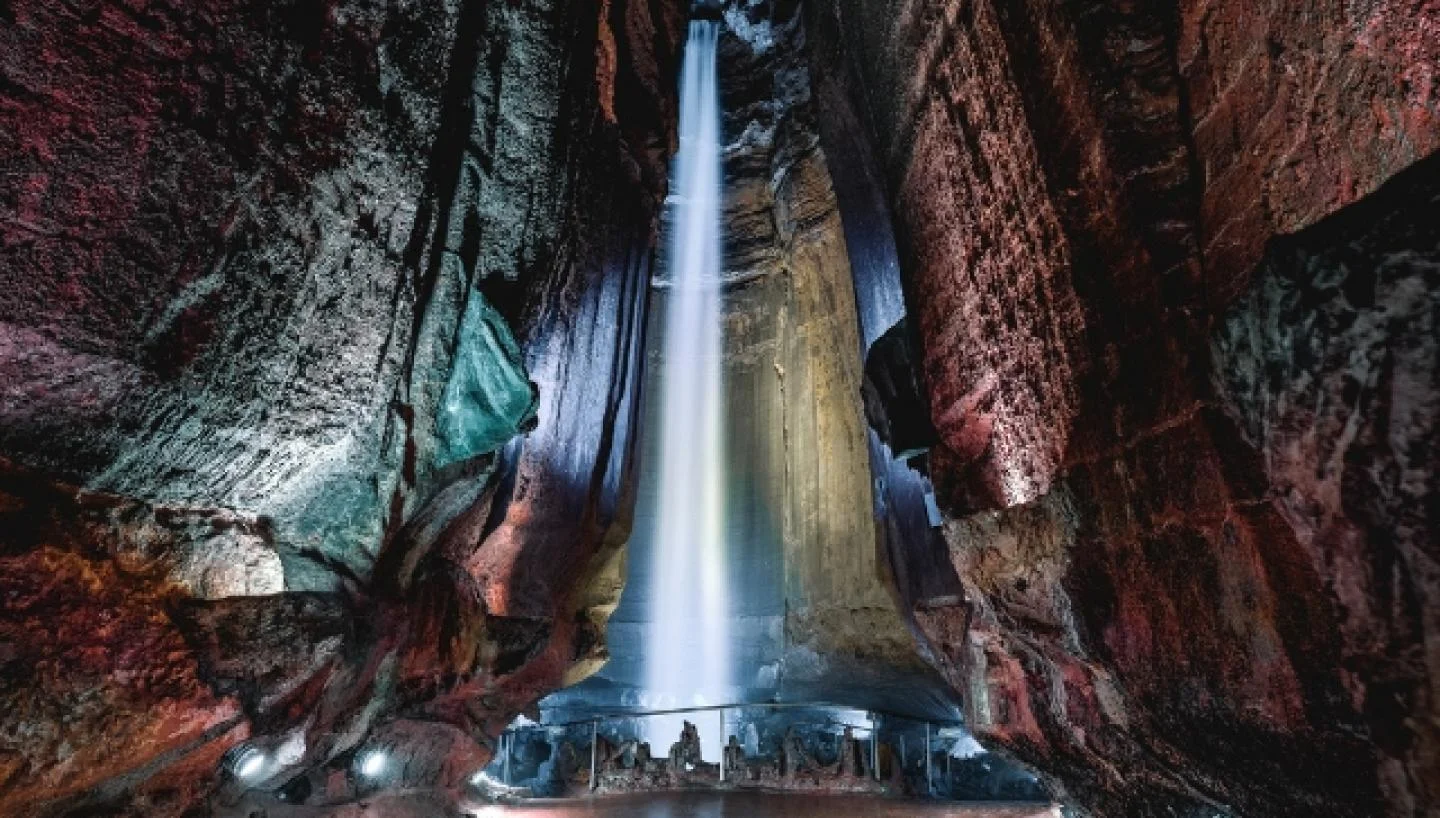 Menjelajahi Pesona Ruby Falls, Air Terjun Bawah Tanah di Tennessee