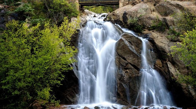 Menikmati Keindahan Helen Hunt Falls di Colorado Springs