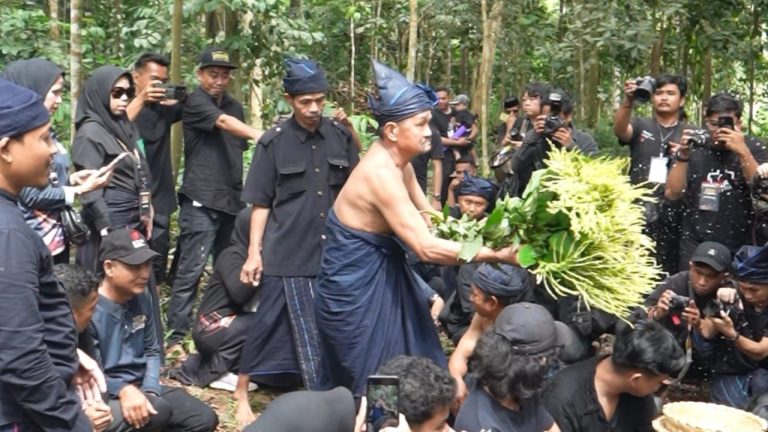 Pesona Tradisi Mappogau Hanua, Ritual Panen Suku Kajang di Sulawesi Selatan