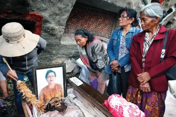 Tradisi Ma’Nene’ di Tana Toraja, Dialog Sakral antara Hidup dan Mati