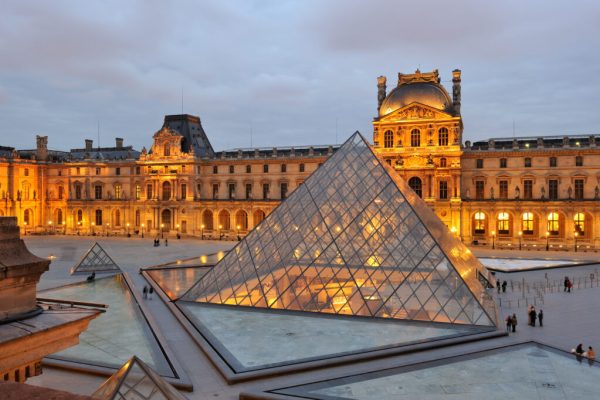 Menjelajahi Museum Louvre, Permata Seni dan Sejarah Dunia