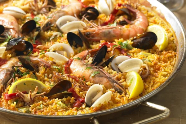 Paella, Kuliner Ikonik Spanyol yang Menggugah Selera