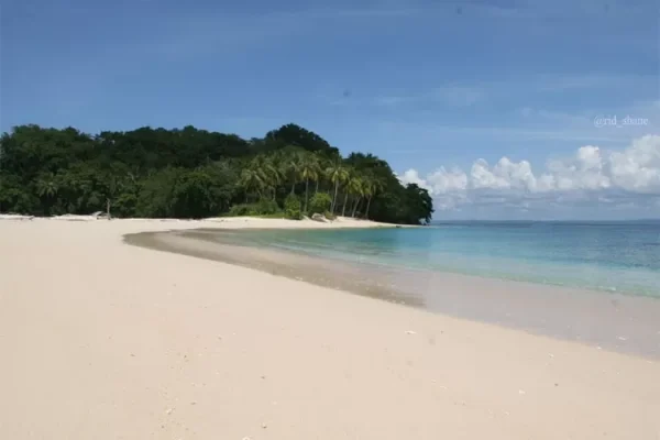 Pantai Werur, Papua Barat, Keheningan Alam yang Memukau Jiwa