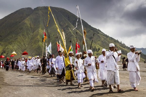 Upacara Kasada, Tradisi Magis Suku Tengger di Gunung Bromo